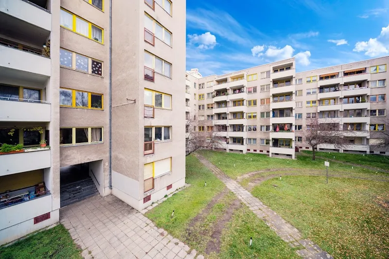 Wohnung sucht Mieter! Einkommensgrenze bitte beachten! — photo 1